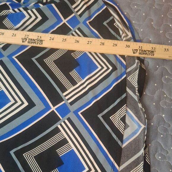 Cato Geometric Blue and Black Women's Top size 22/ 24W - Picture 6 of 6
